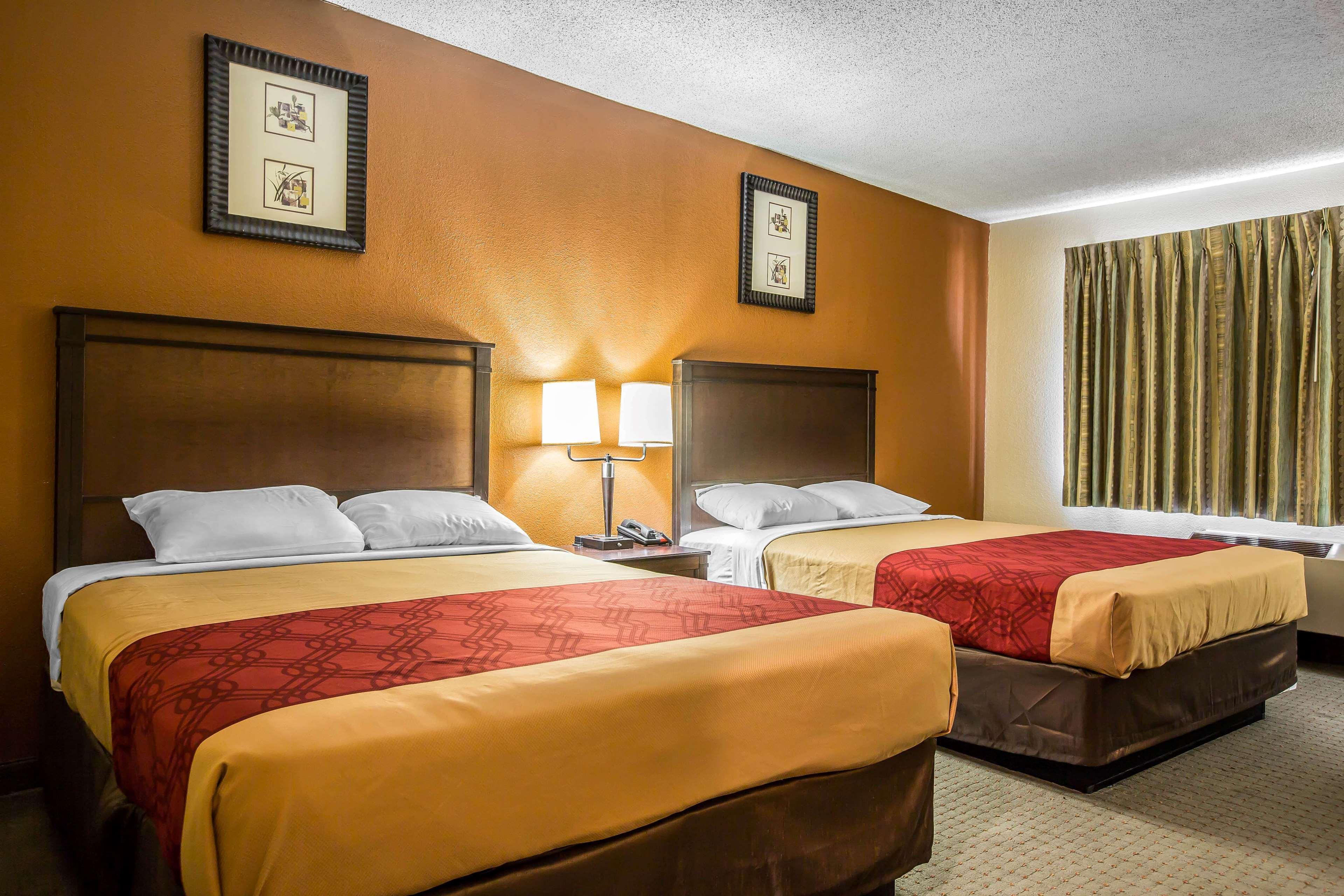 Baymont By Wyndham Ontario Otel Dış mekan fotoğraf