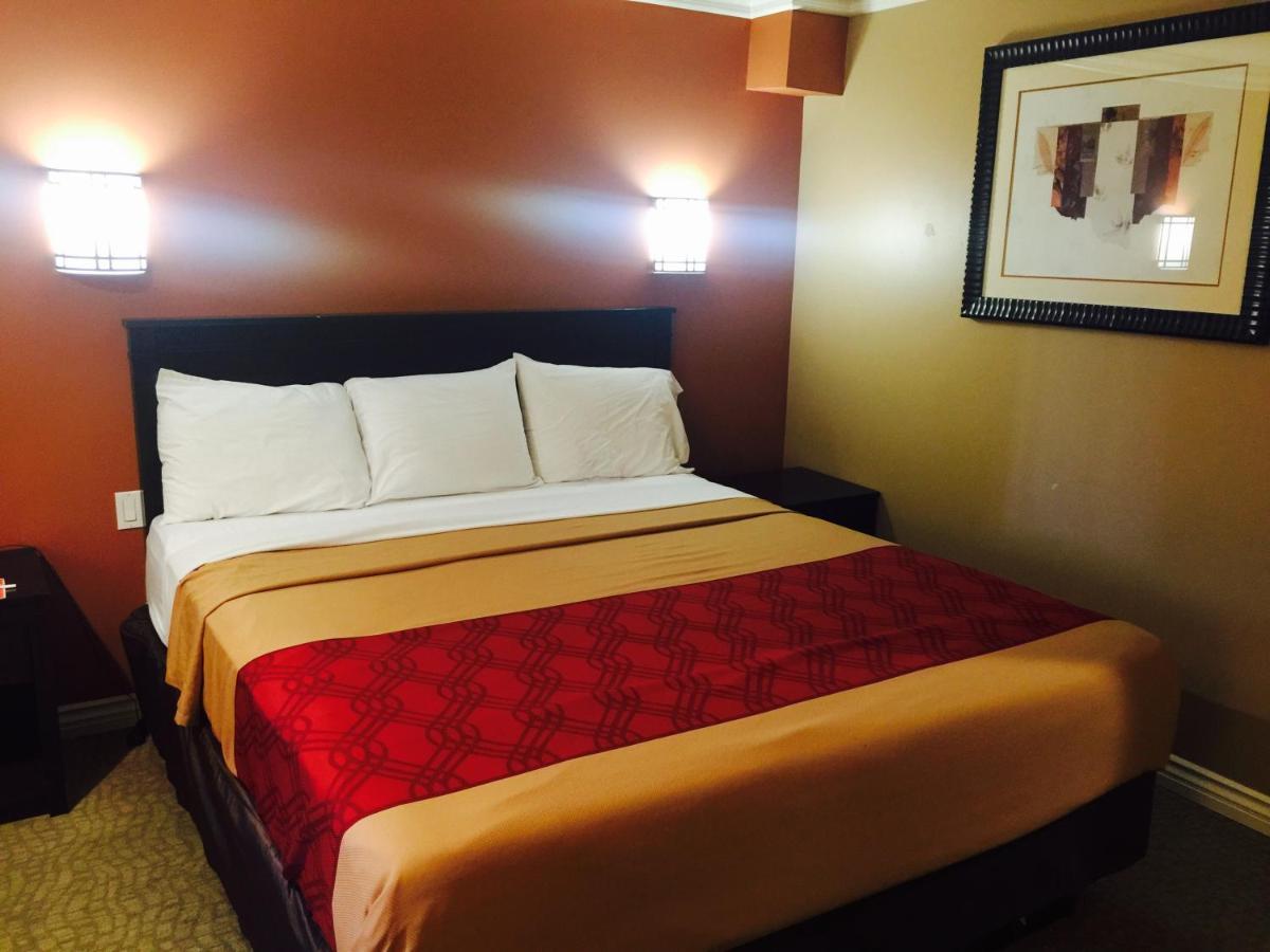Baymont By Wyndham Ontario Otel Dış mekan fotoğraf