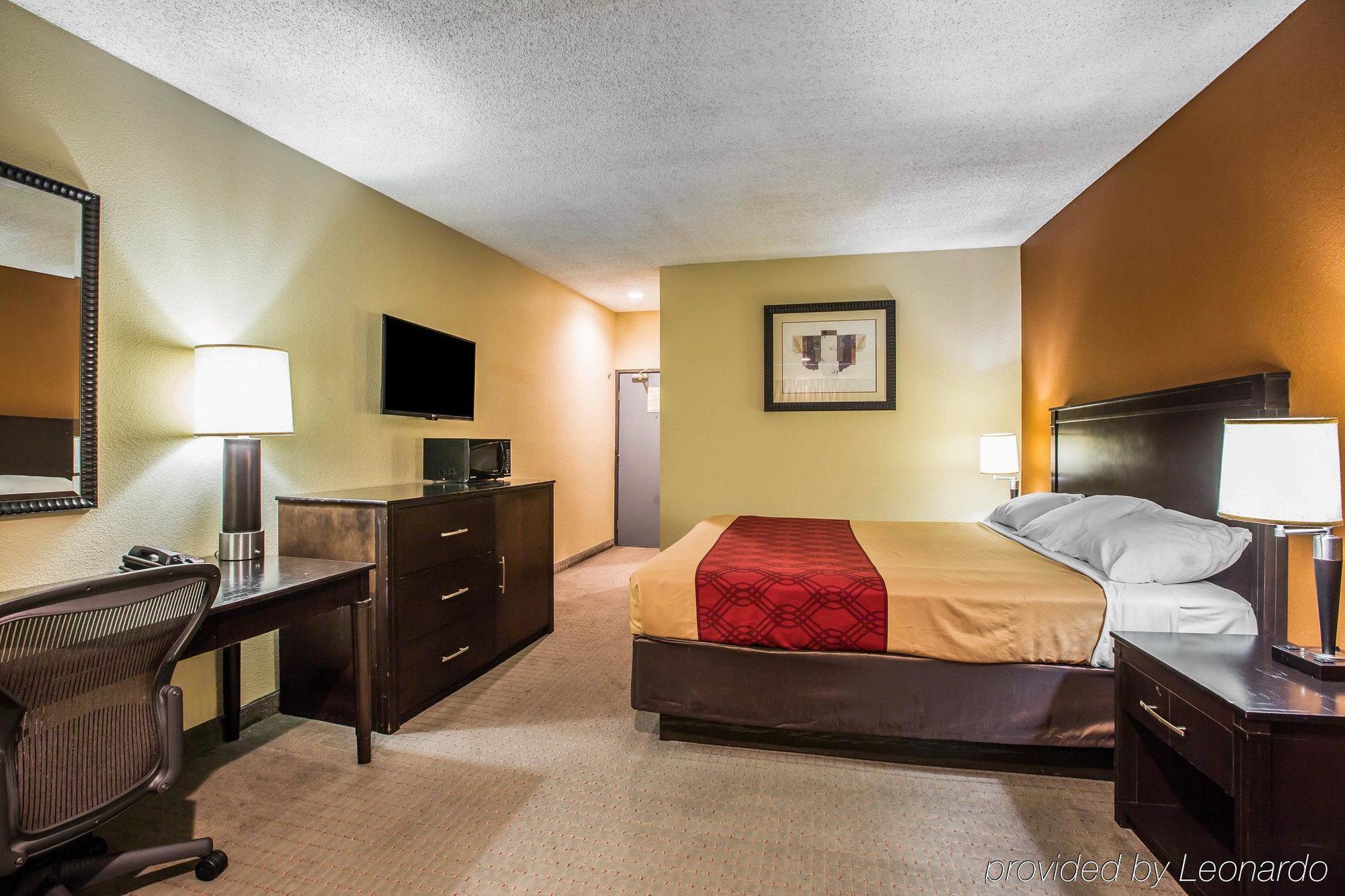 Baymont By Wyndham Ontario Otel Dış mekan fotoğraf