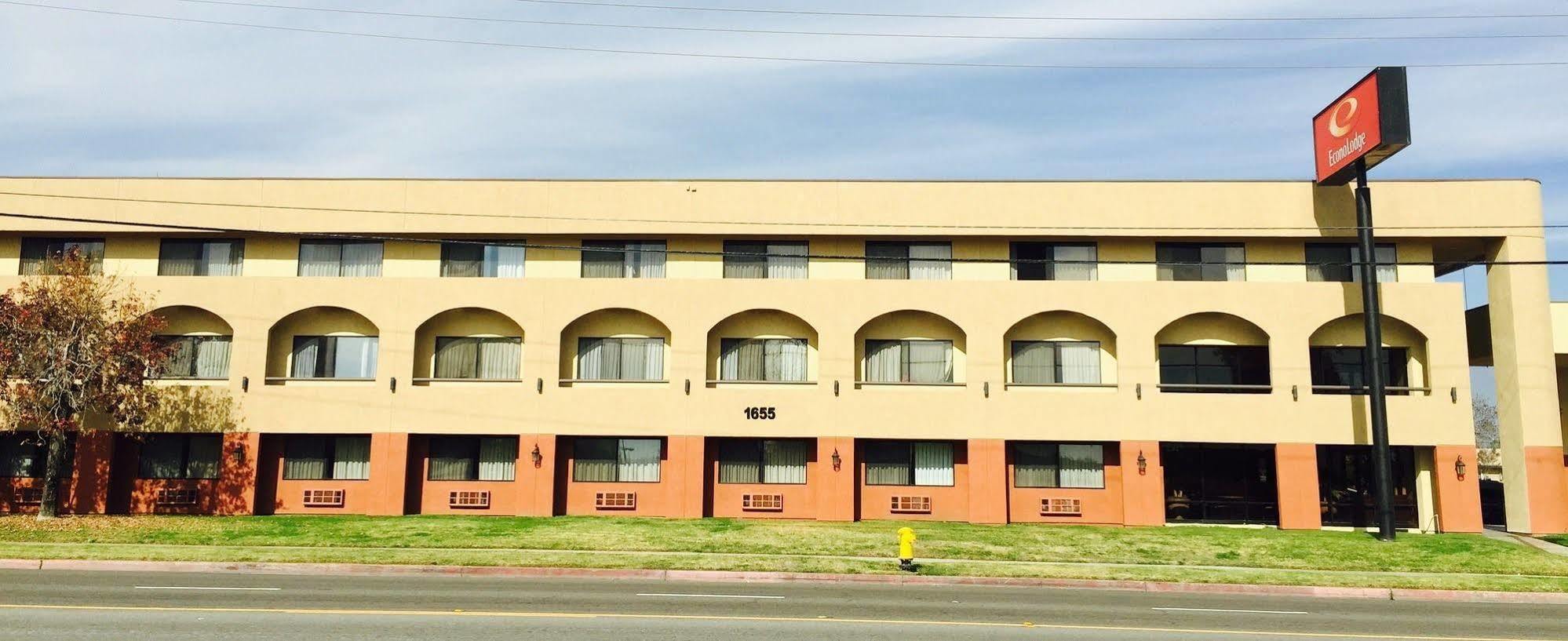 Baymont By Wyndham Ontario Otel Dış mekan fotoğraf